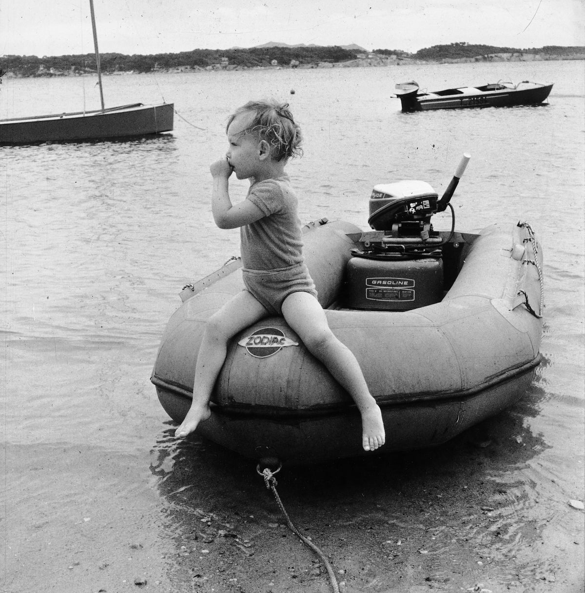 Historische foto van een Zodiac rubberboot